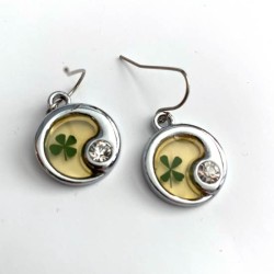 Oorbellen Yin en Yang met echt klavertje vier nr17